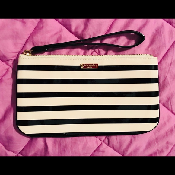kate spade Handbags - Kate Spade Zippered Chrissy Wristlet Bag